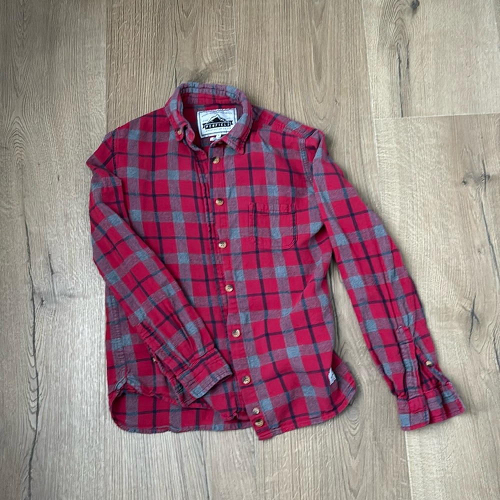 plaid flannel button-up shirt